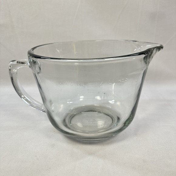 Anchor Hocking 8 Cup 2 Qt 2 Liter Glass Measuring Cup Bowl With Handle and Spout - Picture 1 of 9